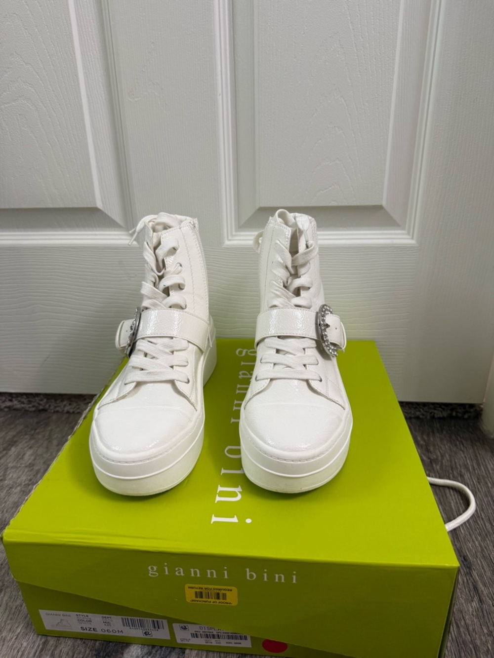 Gianni Bini White High Top Platform Sneaker Rhinestone Buckle Lace Up Zip 6M